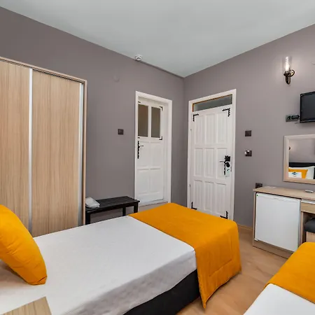 Yasemin Hotel 3*