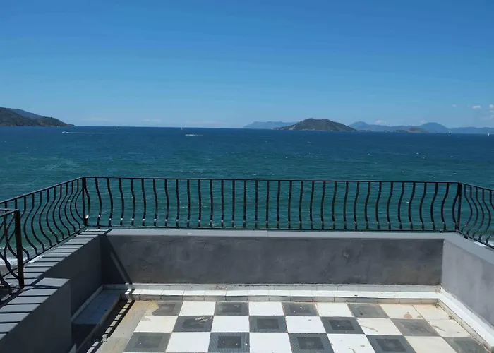 Yasemin Φετιγιέ